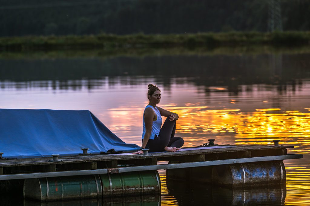 Drehsitz Yoga für Skifahrer